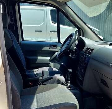 Белый Форд Транзит, объемом двигателя 1.75 л и пробегом 285 тыс. км за 4200 $, фото 3 на Automoto.ua