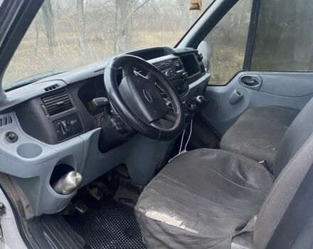 Білий Форд Транзит, об'ємом двигуна 2.4 л та пробігом 376 тис. км за 4300 $, фото 4 на Automoto.ua