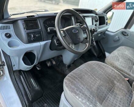 Білий Форд Транзит, об'ємом двигуна 2.4 л та пробігом 343 тис. км за 5750 $, фото 18 на Automoto.ua