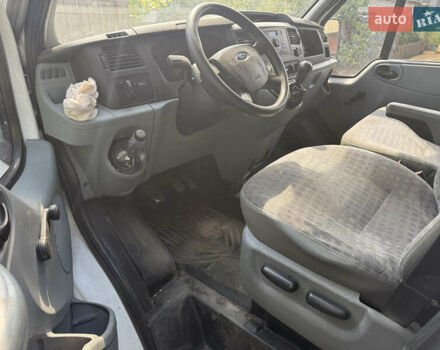 Форд Транзит 2007 в Ратно на Automoto.ua Белый Форд Транзит, объемом двигателя 2.5 л и пробегом 187 тыс. км за 9800 $, фото 14 на Automoto.ua