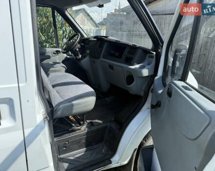 Білий Форд Транзит, об'ємом двигуна 2.5 л та пробігом 187 тис. км за 10000 $, фото 2 на Automoto.ua