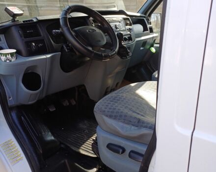 Белый Форд Транзит, объемом двигателя 2 л и пробегом 406 тыс. км за 11500 $, фото 2 на Automoto.ua