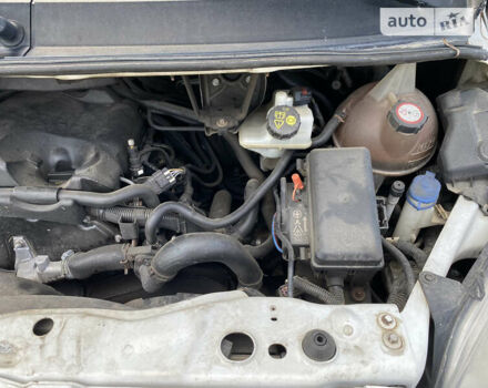 Белый Форд Транзит, объемом двигателя 2.2 л и пробегом 307 тыс. км за 8200 $, фото 8 на Automoto.ua