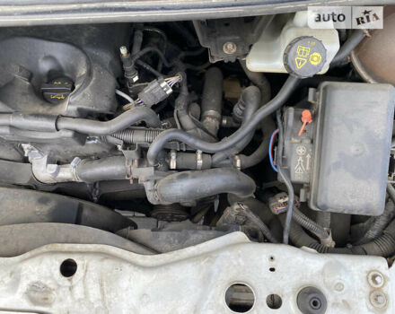 Белый Форд Транзит, объемом двигателя 2.2 л и пробегом 307 тыс. км за 8200 $, фото 6 на Automoto.ua