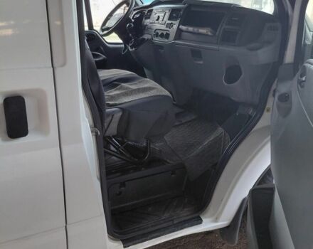 Белый Форд Транзит, объемом двигателя 2.2 л и пробегом 260 тыс. км за 11063 $, фото 3 на Automoto.ua