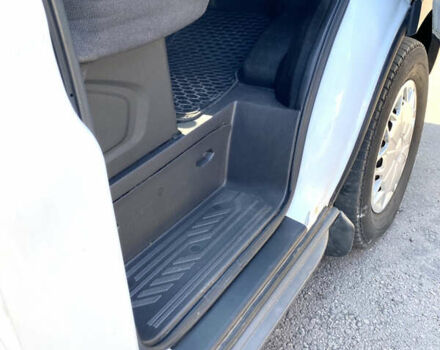 Белый Форд Транзит, объемом двигателя 2.2 л и пробегом 326 тыс. км за 12999 $, фото 7 на Automoto.ua