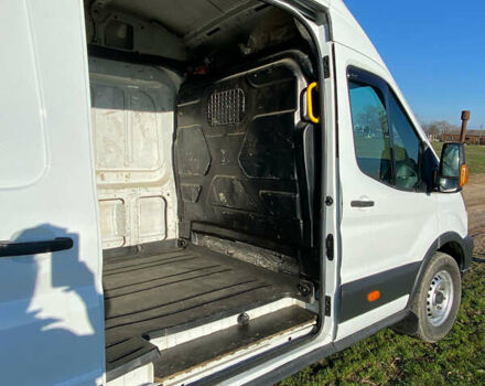 Белый Форд Транзит, объемом двигателя 2.2 л и пробегом 331 тыс. км за 14600 $, фото 12 на Automoto.ua