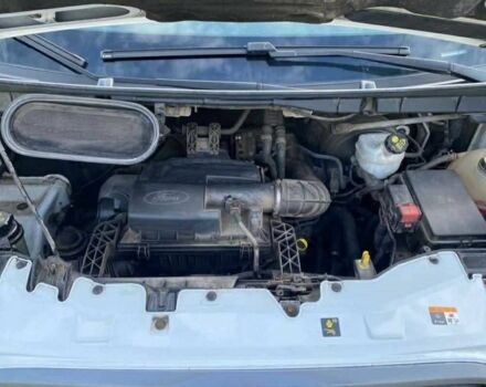 Білий Форд Транзит, об'ємом двигуна 2.2 л та пробігом 340 тис. км за 10300 $, фото 2 на Automoto.ua