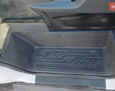 Белый Форд Транзит, объемом двигателя 2.2 л и пробегом 153 тыс. км за 18700 $, фото 2 на Automoto.ua