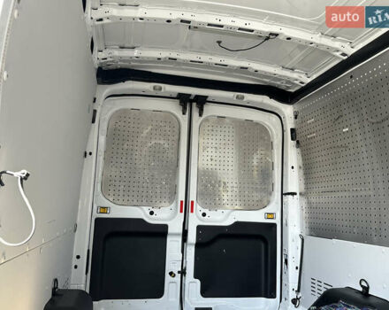 Белый Форд Транзит, объемом двигателя 2 л и пробегом 125 тыс. км за 19600 $, фото 32 на Automoto.ua