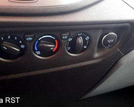 Белый Форд Транзит, объемом двигателя 2 л и пробегом 232 тыс. км за 17000 $, фото 7 на Automoto.ua