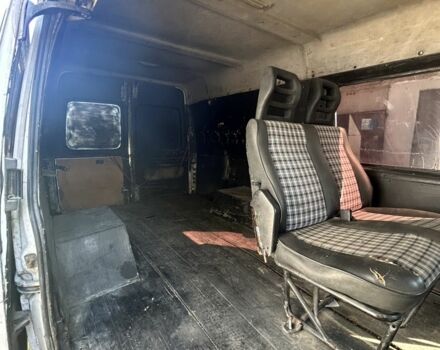 Белый Форд Транзит, объемом двигателя 2.5 л и пробегом 300 тыс. км за 1299 $, фото 3 на Automoto.ua