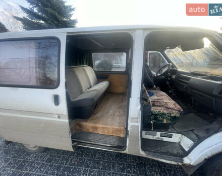 Білий Форд Транзит, об'ємом двигуна 2.5 л та пробігом 300 тис. км за 1350 $, фото 11 на Automoto.ua
