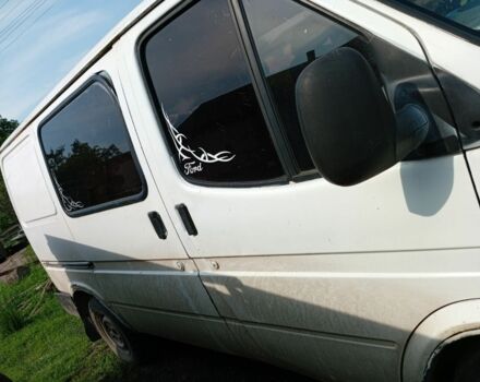 Белый Форд Транзит, объемом двигателя 2.5 л и пробегом 900 тыс. км за 1700 $, фото 4 на Automoto.ua