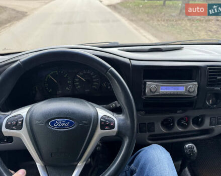 Белый Форд Транзит, объемом двигателя 2.5 л и пробегом 400 тыс. км за 2500 $, фото 7 на Automoto.ua