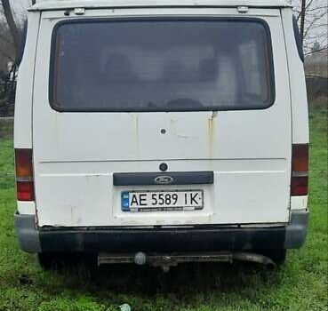 Белый Форд Транзит, объемом двигателя 2.5 л и пробегом 400 тыс. км за 2400 $, фото 1 на Automoto.ua