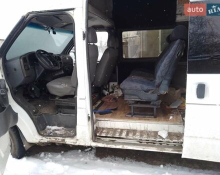 Білий Форд Транзит, об'ємом двигуна 2.4 л та пробігом 368 тис. км за 3500 $, фото 2 на Automoto.ua