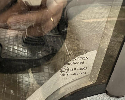 Белый Форд Транзит, объемом двигателя 2 л и пробегом 235 тыс. км за 4599 $, фото 35 на Automoto.ua