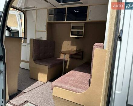 Белый Форд Транзит, объемом двигателя 2.4 л и пробегом 333 тыс. км за 15000 $, фото 4 на Automoto.ua