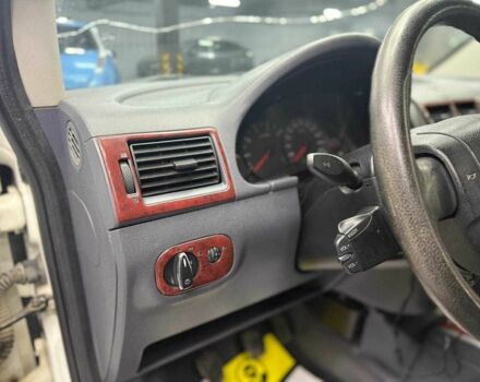 Форд Транзит 2007 у Чернівцях на Automoto.ua Білий Форд Транзит, об'ємом двигуна 1.8 л та пробігом 267 тис. км за 5000 $, фото 16 на Automoto.ua