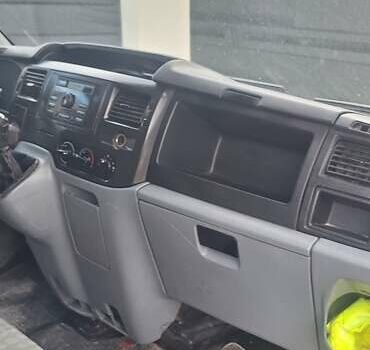 Білий Форд Транзит, об'ємом двигуна 2.4 л та пробігом 400 тис. км за 6500 $, фото 5 на Automoto.ua