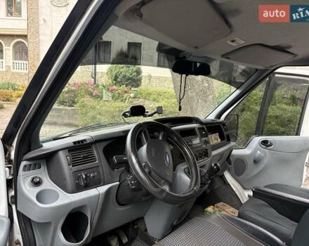 Белый Форд Транзит, объемом двигателя 2.2 л и пробегом 280 тыс. км за 8400 $, фото 7 на Automoto.ua