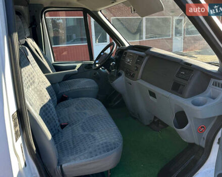 Белый Форд Транзит, объемом двигателя 2.2 л и пробегом 248 тыс. км за 9900 $, фото 27 на Automoto.ua