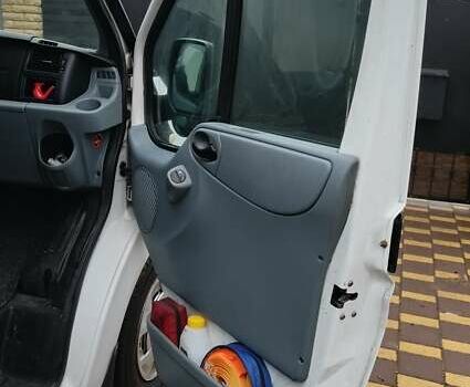 Білий Форд Транзит, об'ємом двигуна 2.2 л та пробігом 342 тис. км за 8600 $, фото 17 на Automoto.ua