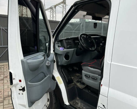 Білий Форд Транзит, об'ємом двигуна 2.2 л та пробігом 559 тис. км за 8000 $, фото 13 на Automoto.ua