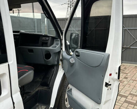 Білий Форд Транзит, об'ємом двигуна 2.2 л та пробігом 559 тис. км за 8000 $, фото 19 на Automoto.ua