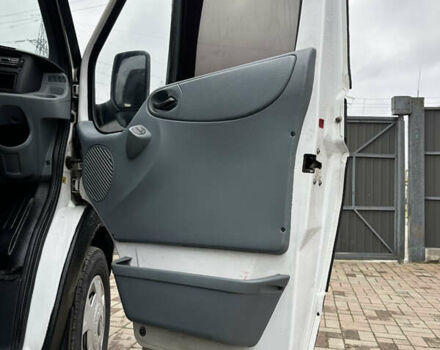 Білий Форд Транзит, об'ємом двигуна 2.2 л та пробігом 559 тис. км за 8000 $, фото 23 на Automoto.ua