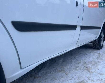 Белый Форд Транзит, объемом двигателя 2.2 л и пробегом 211 тыс. км за 8500 $, фото 13 на Automoto.ua