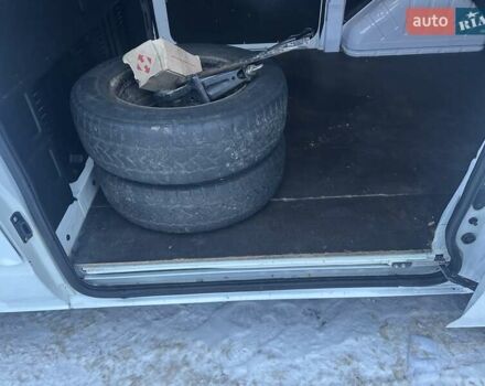 Белый Форд Транзит, объемом двигателя 2.2 л и пробегом 211 тыс. км за 8500 $, фото 22 на Automoto.ua