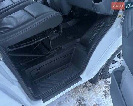 Белый Форд Транзит, объемом двигателя 2.2 л и пробегом 211 тыс. км за 8500 $, фото 25 на Automoto.ua