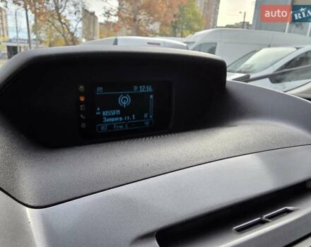 Білий Форд Транзит, об'ємом двигуна 2.2 л та пробігом 184 тис. км за 17800 $, фото 24 на Automoto.ua