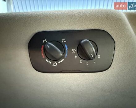 Білий Форд Транзит, об'ємом двигуна 2.2 л та пробігом 270 тис. км за 13500 $, фото 67 на Automoto.ua