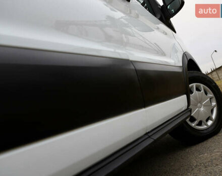 Белый Форд Транзит, объемом двигателя 2 л и пробегом 100 тыс. км за 22900 $, фото 61 на Automoto.ua