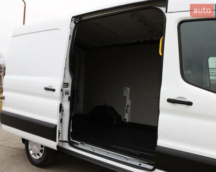 Белый Форд Транзит, объемом двигателя 2 л и пробегом 100 тыс. км за 22900 $, фото 76 на Automoto.ua