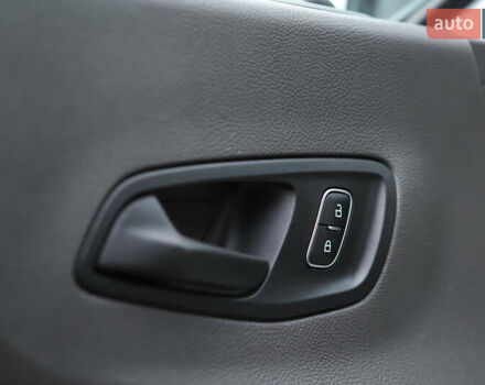 Белый Форд Транзит, объемом двигателя 2 л и пробегом 100 тыс. км за 22900 $, фото 81 на Automoto.ua