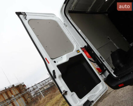 Белый Форд Транзит, объемом двигателя 2 л и пробегом 100 тыс. км за 22900 $, фото 67 на Automoto.ua