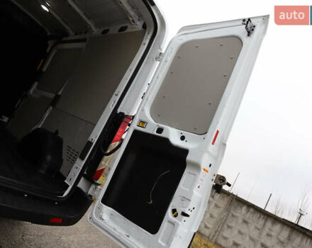 Белый Форд Транзит, объемом двигателя 2 л и пробегом 100 тыс. км за 22900 $, фото 68 на Automoto.ua