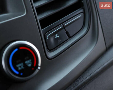 Белый Форд Транзит, объемом двигателя 2 л и пробегом 100 тыс. км за 22900 $, фото 97 на Automoto.ua