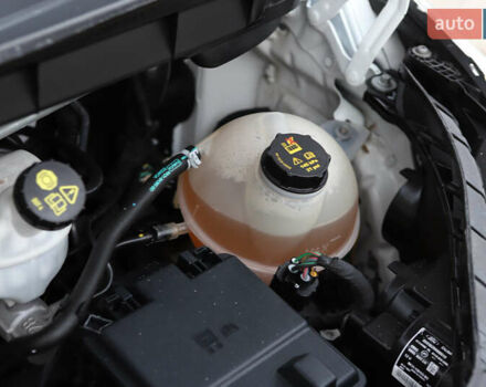 Белый Форд Транзит, объемом двигателя 2 л и пробегом 100 тыс. км за 22900 $, фото 111 на Automoto.ua