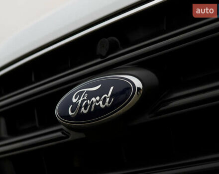 Белый Форд Транзит, объемом двигателя 2 л и пробегом 100 тыс. км за 22900 $, фото 16 на Automoto.ua