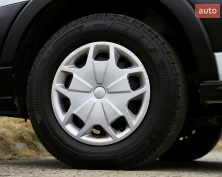 Белый Форд Транзит, объемом двигателя 2 л и пробегом 100 тыс. км за 22900 $, фото 43 на Automoto.ua