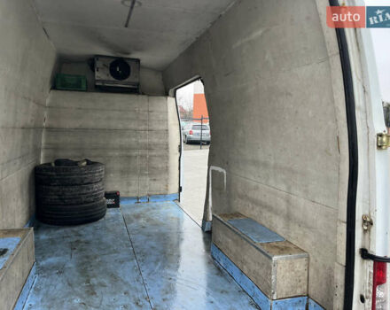 Білий Форд Транзит, об'ємом двигуна 2.2 л та пробігом 400 тис. км за 8500 $, фото 12 на Automoto.ua