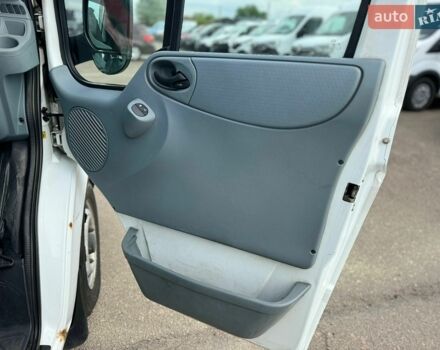 Білий Форд Транзит, об'ємом двигуна 2.2 л та пробігом 400 тис. км за 8800 $, фото 20 на Automoto.ua