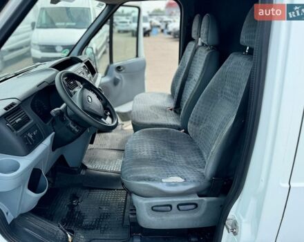 Білий Форд Транзит, об'ємом двигуна 2.2 л та пробігом 400 тис. км за 8800 $, фото 32 на Automoto.ua