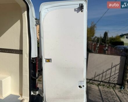 Белый Форд Транзит, объемом двигателя 2.2 л и пробегом 275 тыс. км за 16900 $, фото 11 на Automoto.ua