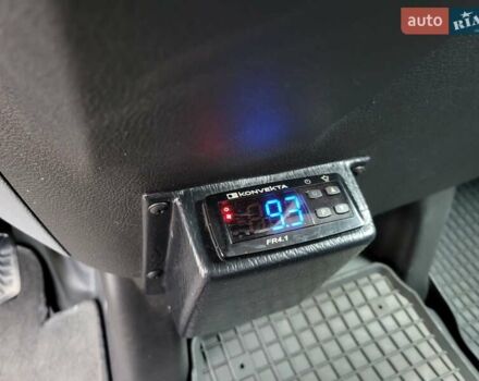 Белый Форд Транзит, объемом двигателя 2.2 л и пробегом 340 тыс. км за 17600 $, фото 11 на Automoto.ua